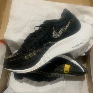 Women’s brand new Nike ZoomX Vaporfly size 9